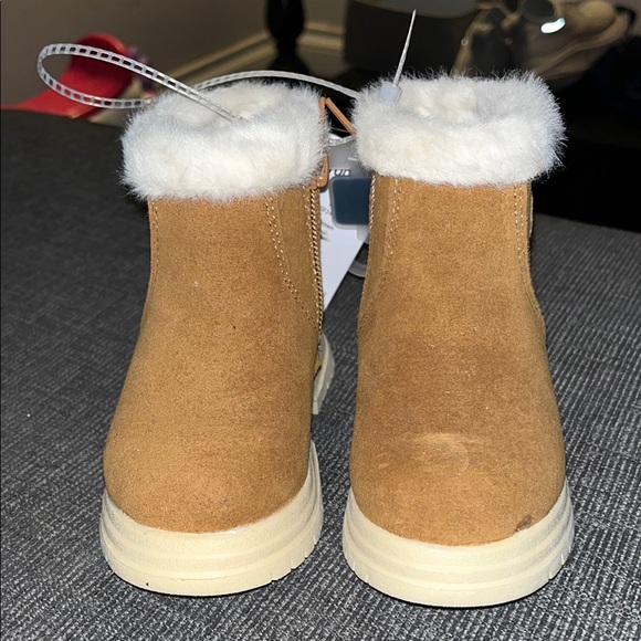 Toddler size 5 booties - Picture 1 of 7